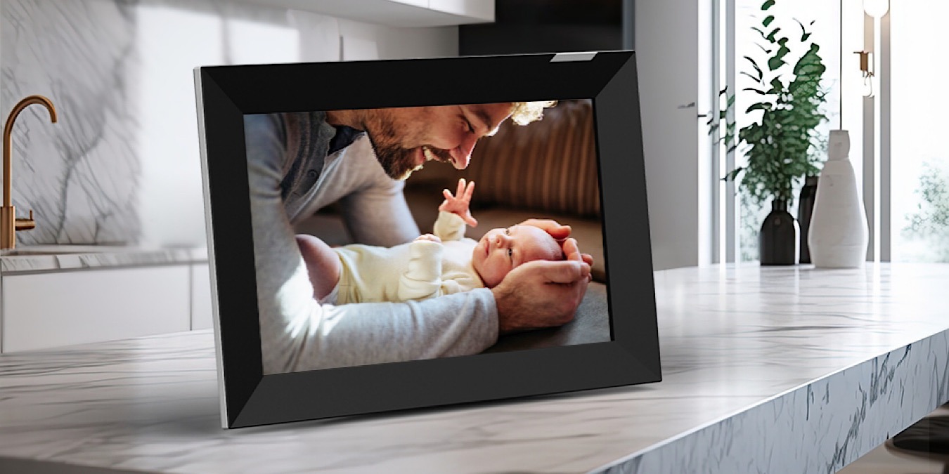 Digital Picture Frames Holiday Gifts Featured