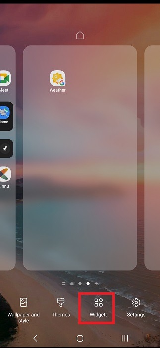 Tapping on "Widgets" option from Android home screen. 