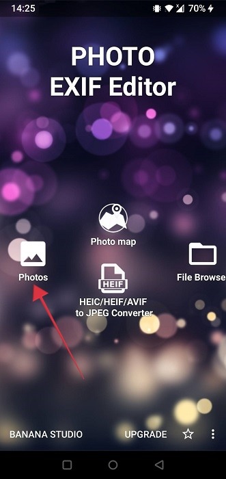 Tapping on the "Photos" button in Photo Exif Editor app.